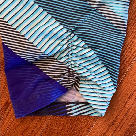 Calvin Klein women’s size L print activewear workout capri leggings - Picture 6 of 6